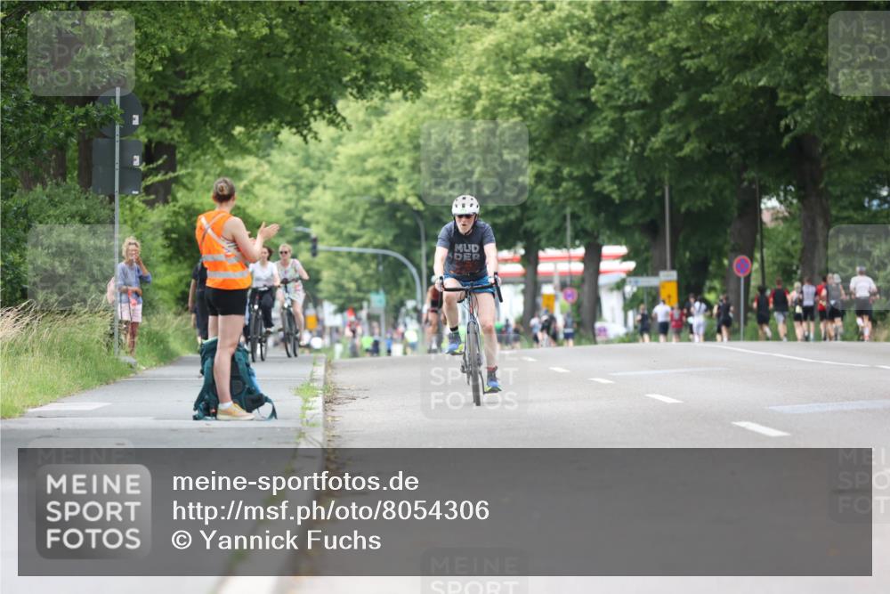 15.06.2025 - 7 Türme Triathlon Yannick Fuchs http://msf.ph/oto/8054306 15.06.2025 13:51:39 Radfahren  meine-sportfotos.de