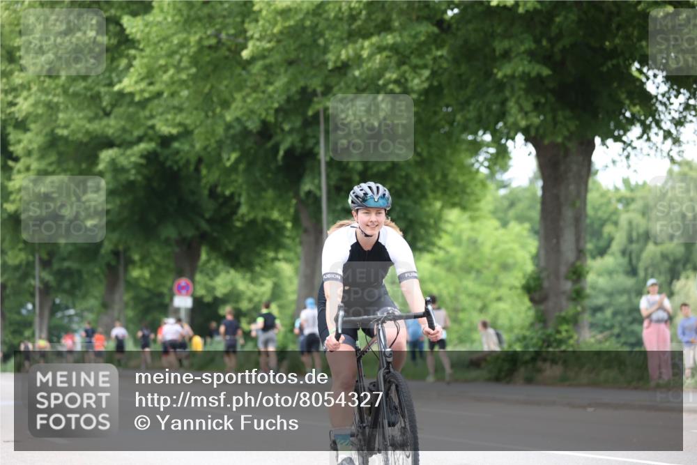 15.06.2025 - 7 Türme Triathlon Yannick Fuchs http://msf.ph/oto/8054327 15.06.2025 13:51:50 Radfahren  meine-sportfotos.de