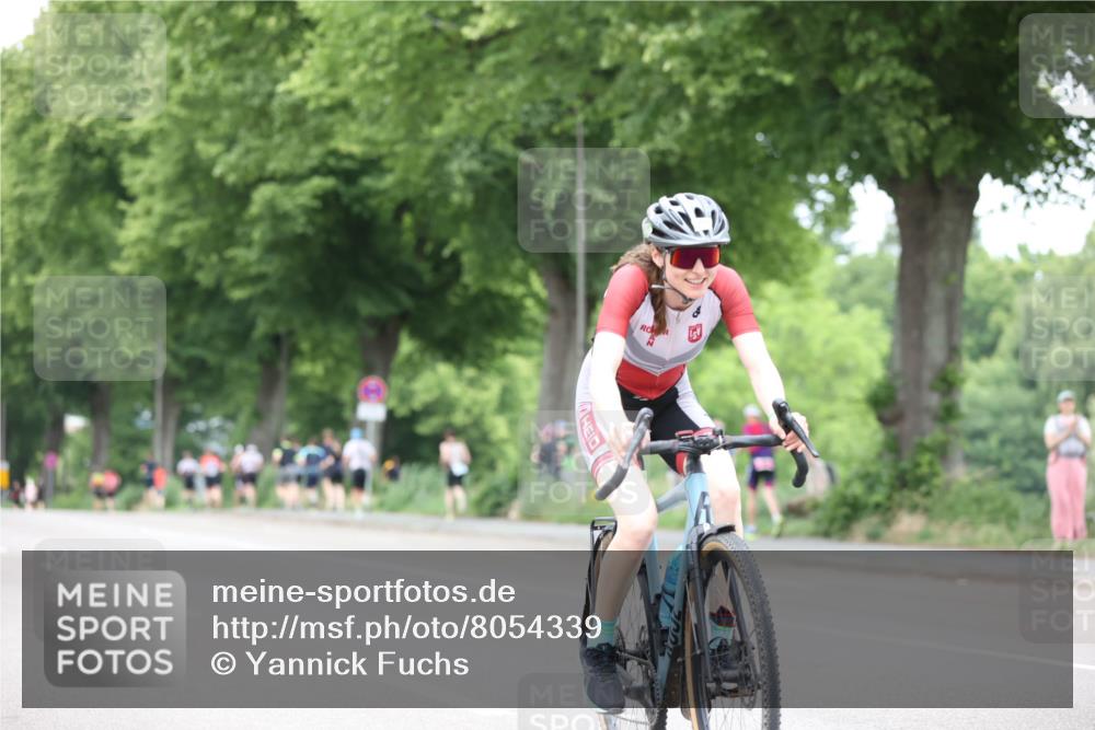 15.06.2025 - 7 Türme Triathlon Yannick Fuchs http://msf.ph/oto/8054339 15.06.2025 13:51:56 Radfahren  meine-sportfotos.de