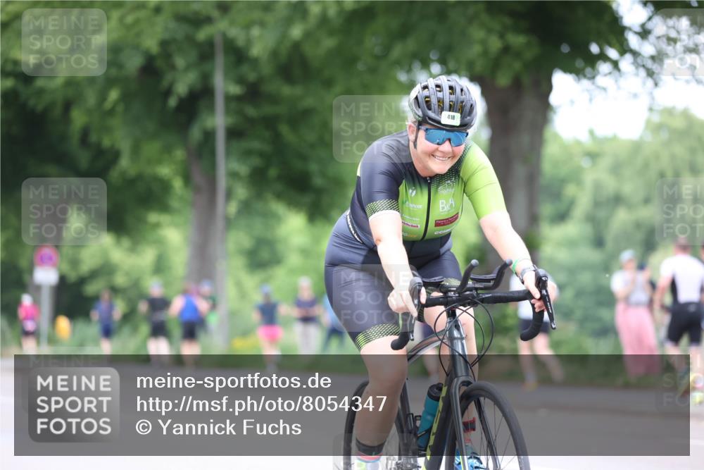 15.06.2025 - 7 Türme Triathlon Yannick Fuchs http://msf.ph/oto/8054347 15.06.2025 13:52:07 Radfahren 418 meine-sportfotos.de