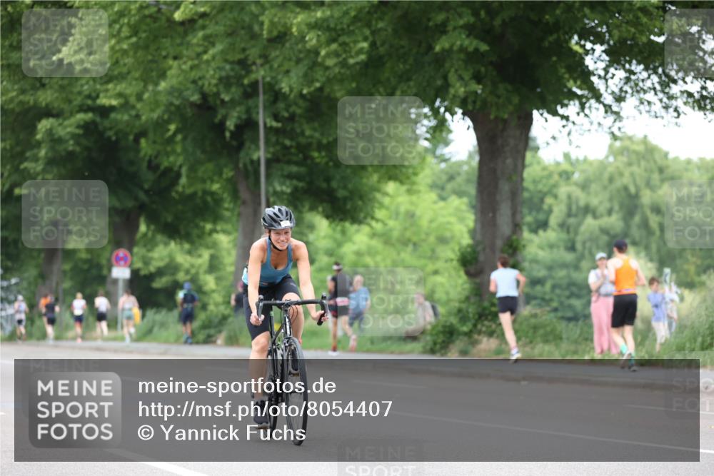 15.06.2025 - 7 Türme Triathlon Yannick Fuchs http://msf.ph/oto/8054407 15.06.2025 13:52:41 Radfahren  meine-sportfotos.de
