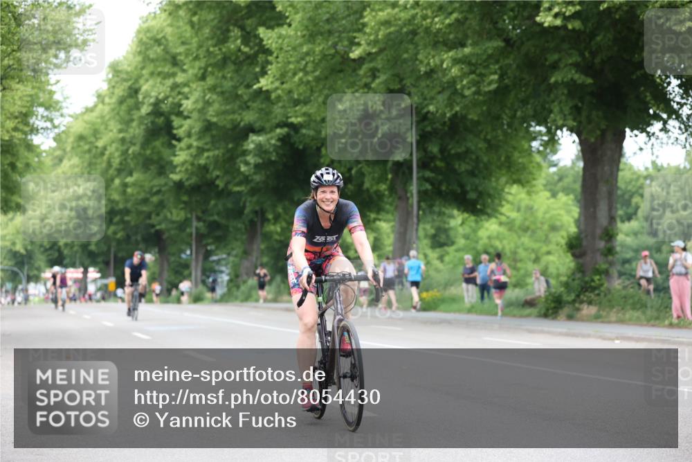 15.06.2025 - 7 Türme Triathlon Yannick Fuchs http://msf.ph/oto/8054430 15.06.2025 13:52:57 Radfahren 1827 meine-sportfotos.de