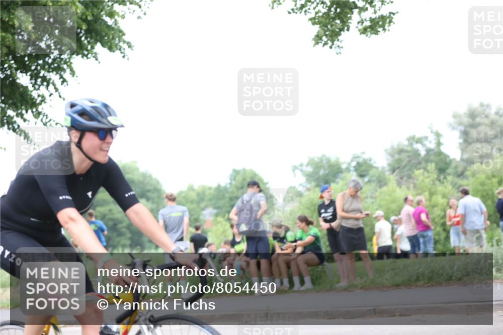 15.06.2025 - 7 Türme Triathlon Yannick Fuchs http://msf.ph/oto/8054450 15.06.2025 13:53:05 Radfahren 725 meine-sportfotos.de
