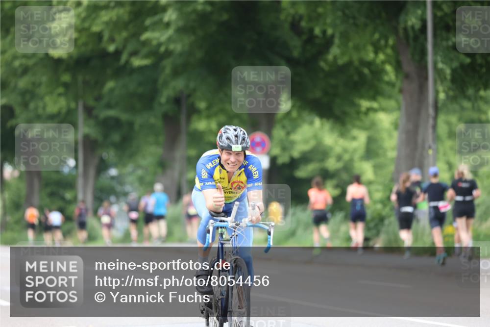 15.06.2025 - 7 Türme Triathlon Yannick Fuchs http://msf.ph/oto/8054456 15.06.2025 13:53:10 Radfahren  meine-sportfotos.de