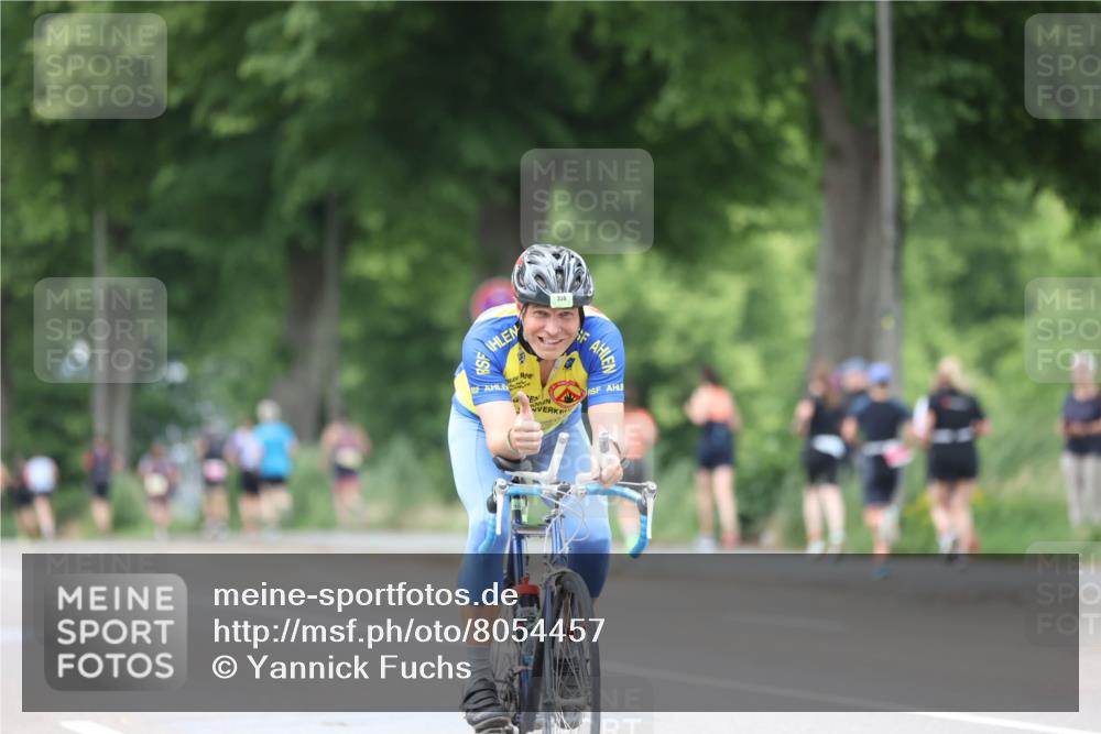 15.06.2025 - 7 Türme Triathlon Yannick Fuchs http://msf.ph/oto/8054457 15.06.2025 13:53:10 Radfahren  meine-sportfotos.de