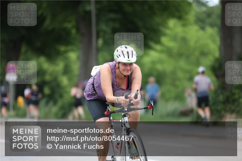 15.06.2025 - 7 Türme Triathlon Yannick Fuchs http://msf.ph/oto/8054467 15.06.2025 13:53:16 Radfahren 800 meine-sportfotos.de