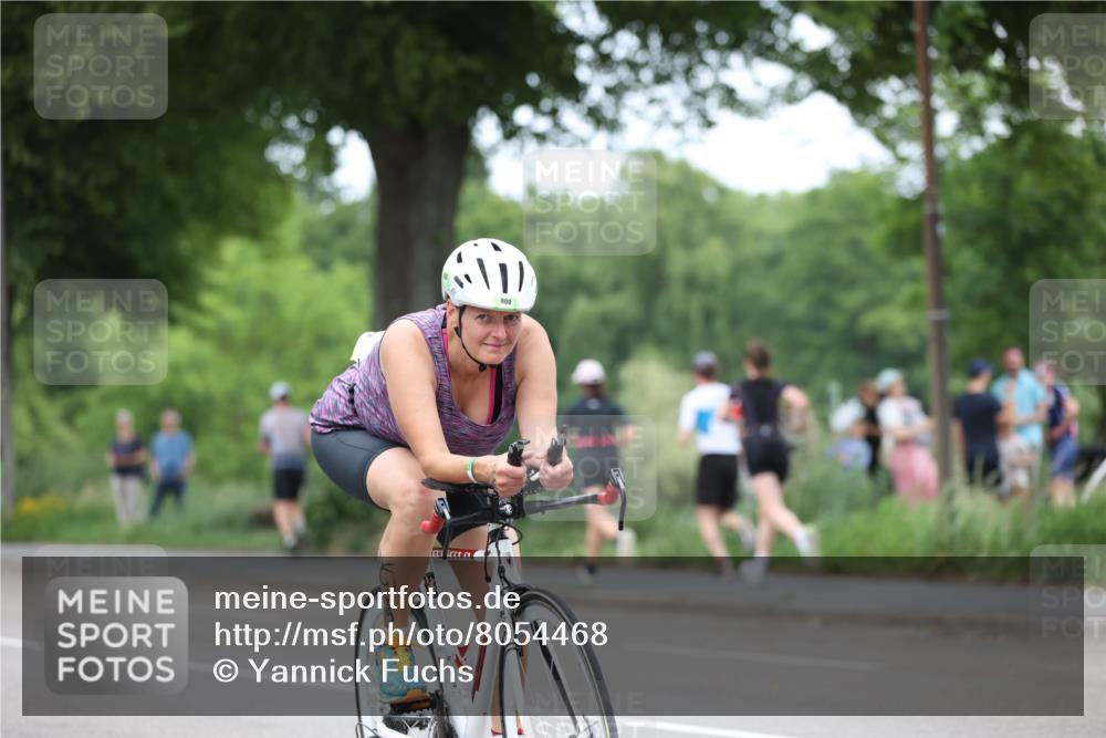 15.06.2025 - 7 Türme Triathlon Yannick Fuchs http://msf.ph/oto/8054468 15.06.2025 13:53:17 Radfahren 800 meine-sportfotos.de