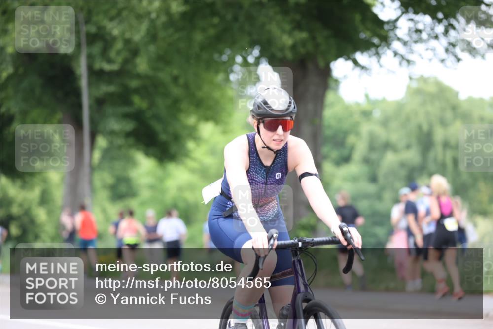 15.06.2025 - 7 Türme Triathlon Yannick Fuchs http://msf.ph/oto/8054565 15.06.2025 13:54:17 Radfahren  meine-sportfotos.de
