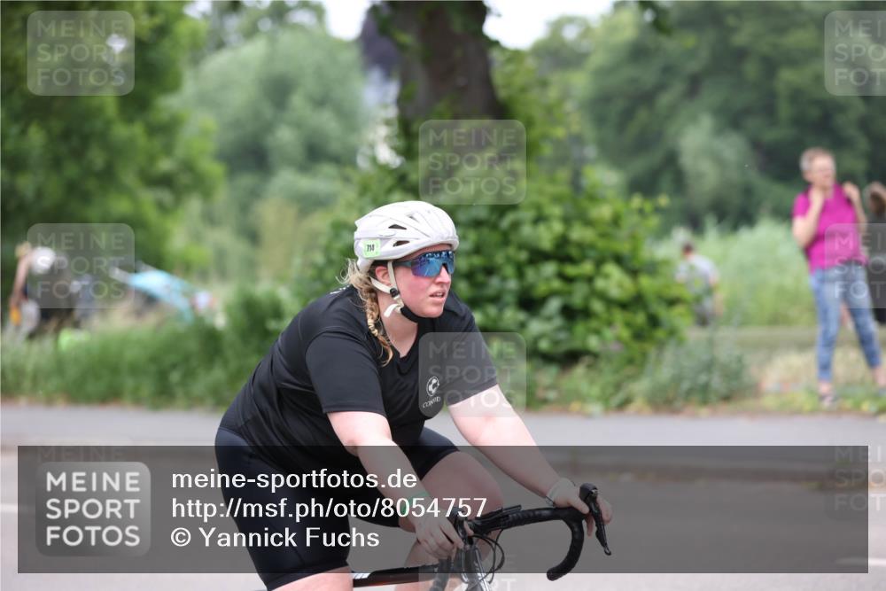 15.06.2025 - 7 Türme Triathlon Yannick Fuchs http://msf.ph/oto/8054757 15.06.2025 13:58:34 Radfahren 714 meine-sportfotos.de