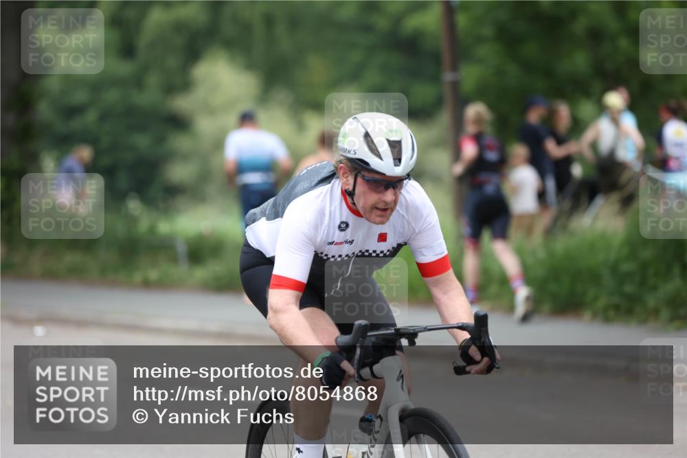 15.06.2025 - 7 Türme Triathlon Yannick Fuchs http://msf.ph/oto/8054868 15.06.2025 14:02:05 Radfahren 27, 673 meine-sportfotos.de
