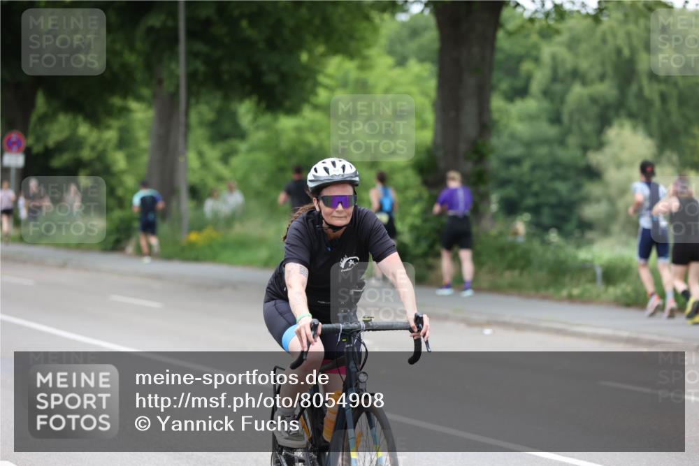 15.06.2025 - 7 Türme Triathlon Yannick Fuchs http://msf.ph/oto/8054908 15.06.2025 14:02:56 Radfahren  meine-sportfotos.de
