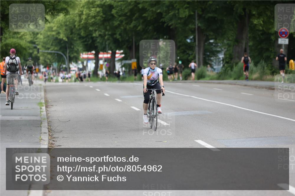 15.06.2025 - 7 Türme Triathlon Yannick Fuchs http://msf.ph/oto/8054962 15.06.2025 14:08:49 Radfahren  meine-sportfotos.de