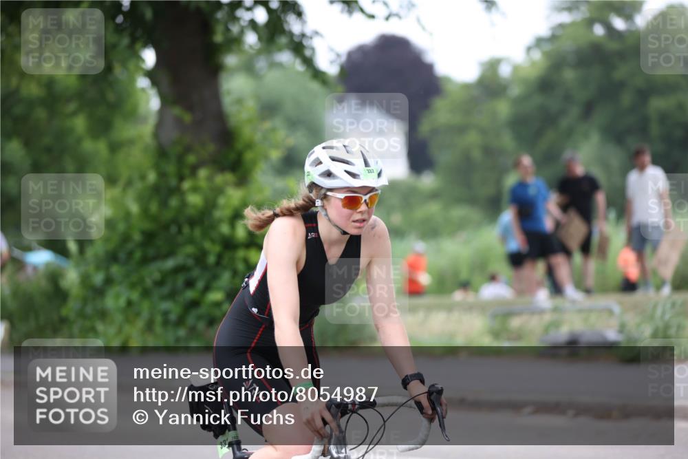15.06.2025 - 7 Türme Triathlon Yannick Fuchs http://msf.ph/oto/8054987 15.06.2025 14:11:03 Radfahren 11 meine-sportfotos.de