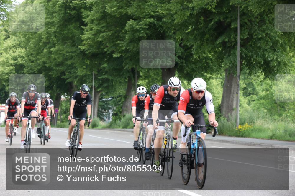 15.06.2025 - 7 Türme Triathlon Yannick Fuchs http://msf.ph/oto/8055334 15.06.2025 10:01:05 Radfahren 2 meine-sportfotos.de