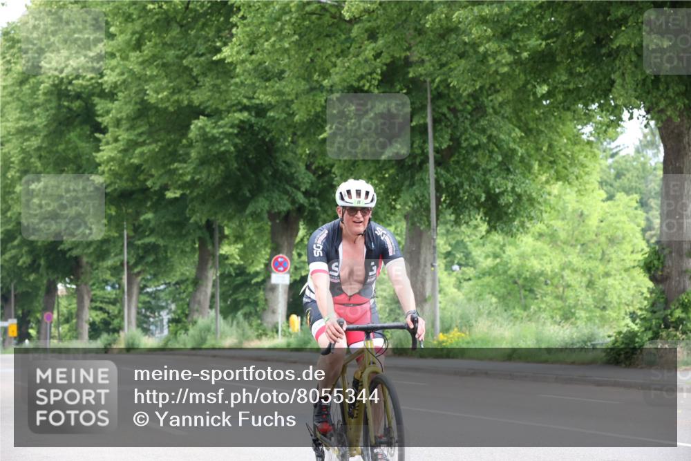 15.06.2025 - 7 Türme Triathlon Yannick Fuchs http://msf.ph/oto/8055344 15.06.2025 10:01:09 Radfahren  meine-sportfotos.de