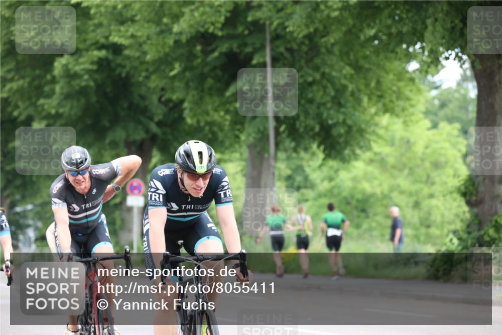 15.06.2025 - 7 Türme Triathlon Yannick Fuchs http://msf.ph/oto/8055411 15.06.2025 10:05:53 Radfahren 137 meine-sportfotos.de