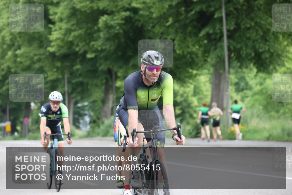 15.06.2025 - 7 Türme Triathlon Yannick Fuchs http://msf.ph/oto/8055415 15.06.2025 10:05:55 Radfahren 147 meine-sportfotos.de