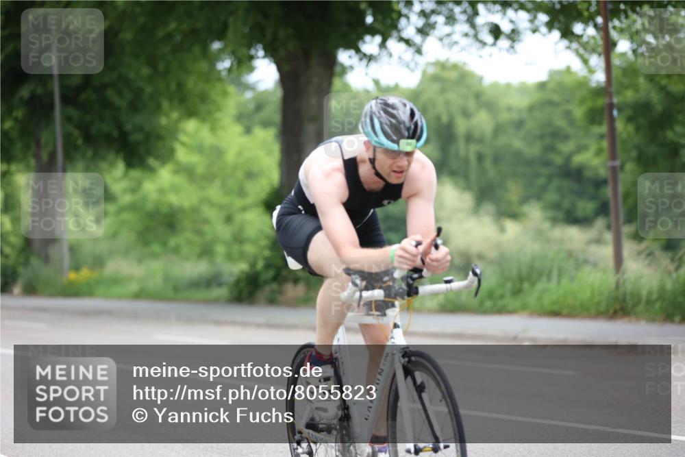 15.06.2025 - 7 Türme Triathlon Yannick Fuchs http://msf.ph/oto/8055823 15.06.2025 11:12:47 Radfahren  meine-sportfotos.de