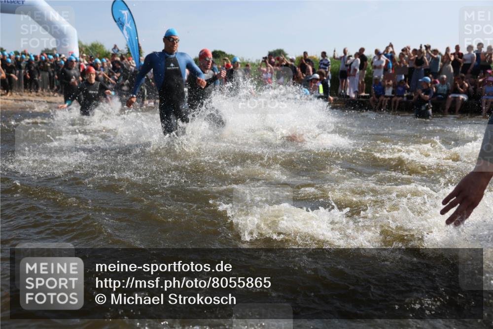 22.06.2025 - Viking Triathlon Michael Strokosch http://msf.ph/oto/8055865 22.06.2025 10:00:21 Schwimmen 2, 4, 6, 10, 14, 15, 28, 46, 49, 81, 100, 122, 175, 176, 286, 288, 329, 367, 420, 455, 473, 485, 521, 544, 557, 609, 610, 611, 617 meine-sportfotos.de