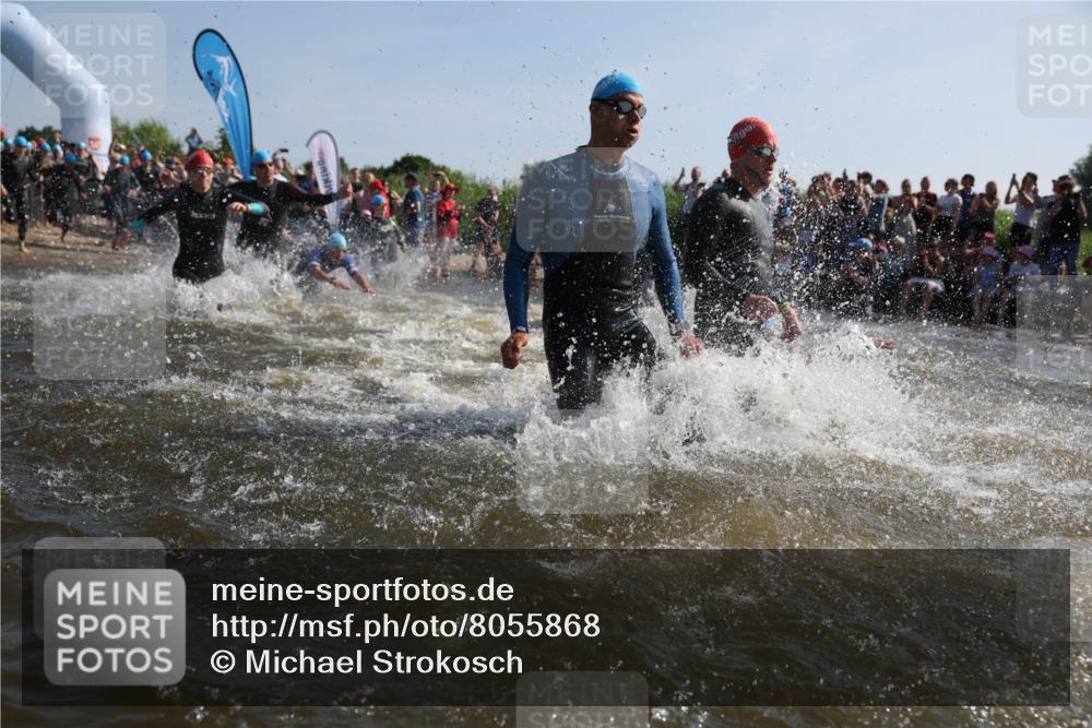 22.06.2025 - Viking Triathlon Michael Strokosch http://msf.ph/oto/8055868 22.06.2025 10:00:22 Schwimmen 2, 4, 6, 10, 14, 15, 28, 46, 49, 81, 100, 122, 152, 175, 176, 198, 230, 286, 288, 329, 367, 420, 455, 473, 485, 521, 544, 557, 609, 610, 611, 617, 661 meine-sportfotos.de
