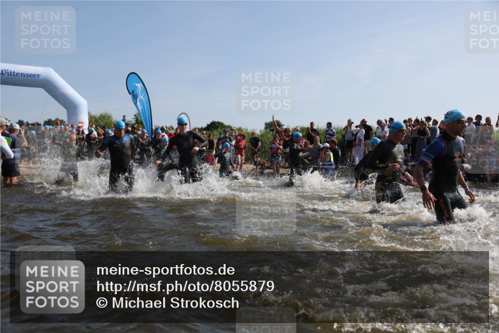 22.06.2025 - Viking Triathlon Michael Strokosch http://msf.ph/oto/8055879 22.06.2025 10:00:26 Schwimmen 1, 6, 10, 13, 14, 15, 28, 30, 46, 49, 52, 81, 152, 175, 176, 198, 230, 286, 288, 367, 374, 420, 455, 473, 534, 544, 557, 610, 611, 617, 661 meine-sportfotos.de