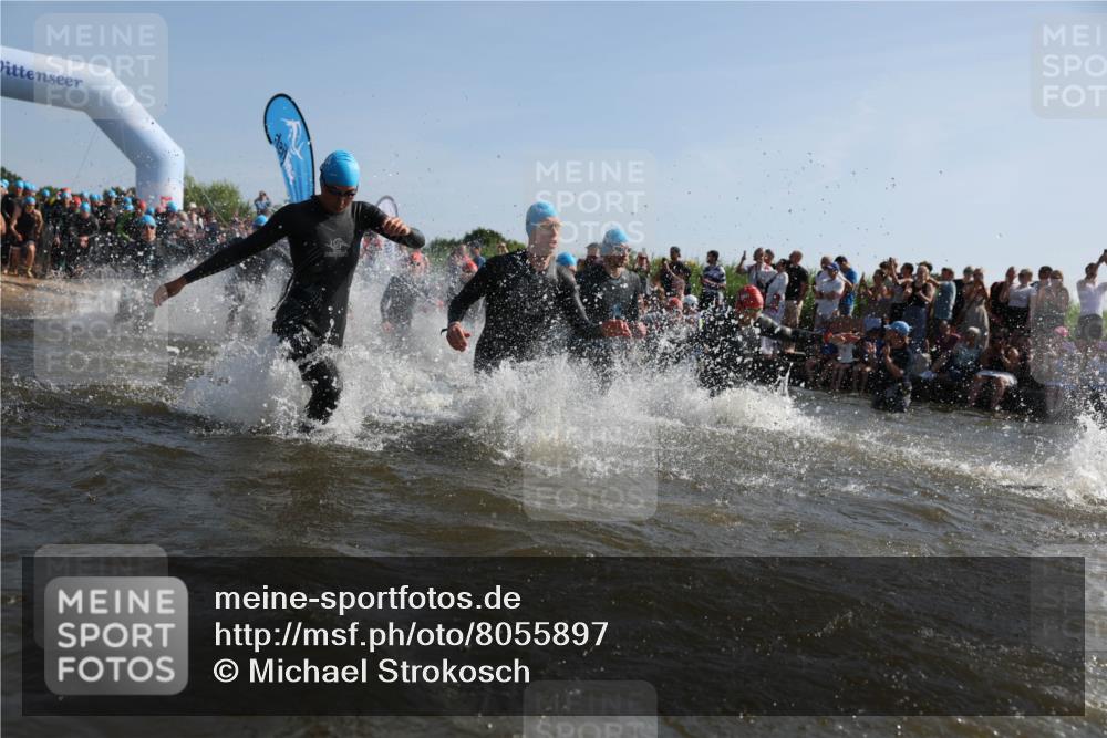 22.06.2025 - Viking Triathlon Michael Strokosch http://msf.ph/oto/8055897 22.06.2025 10:00:35 Schwimmen 1, 7, 8, 11, 13, 30, 45, 52, 87, 152, 178, 196, 198, 200, 230, 374, 401, 414, 526, 534, 616, 623, 628, 641, 642, 651, 661 meine-sportfotos.de