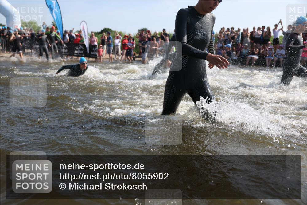 22.06.2025 - Viking Triathlon Michael Strokosch http://msf.ph/oto/8055902 22.06.2025 10:00:37 Schwimmen 1, 7, 8, 9, 11, 13, 30, 45, 52, 87, 145, 178, 196, 200, 368, 374, 401, 414, 526, 534, 612, 613, 616, 623, 628, 641, 642, 651 meine-sportfotos.de