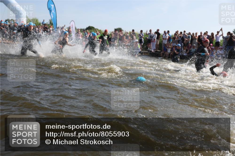 22.06.2025 - Viking Triathlon Michael Strokosch http://msf.ph/oto/8055903 22.06.2025 10:00:39 Schwimmen 1, 7, 8, 9, 11, 13, 30, 45, 87, 145, 178, 184, 196, 200, 289, 306, 368, 374, 401, 414, 491, 526, 534, 612, 613, 616, 623, 628, 641, 642, 651 meine-sportfotos.de