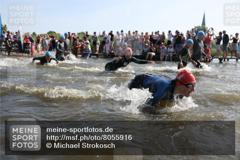 22.06.2025 - Viking Triathlon Michael Strokosch http://msf.ph/oto/8055916 22.06.2025 10:00:46 Schwimmen 8, 9, 132, 145, 184, 200, 258, 289, 301, 306, 352, 368, 414, 491, 526, 612, 613, 616, 630, 652 meine-sportfotos.de