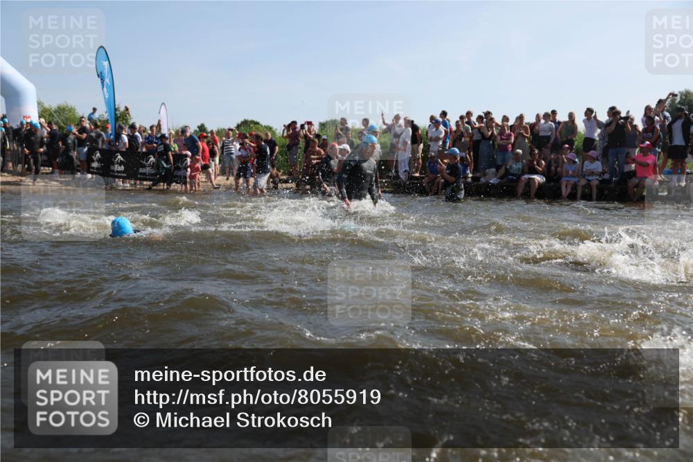 22.06.2025 - Viking Triathlon Michael Strokosch http://msf.ph/oto/8055919 22.06.2025 10:00:47 Schwimmen 8, 9, 132, 145, 184, 200, 258, 289, 301, 306, 352, 368, 414, 491, 526, 612, 613, 616, 630, 652 meine-sportfotos.de