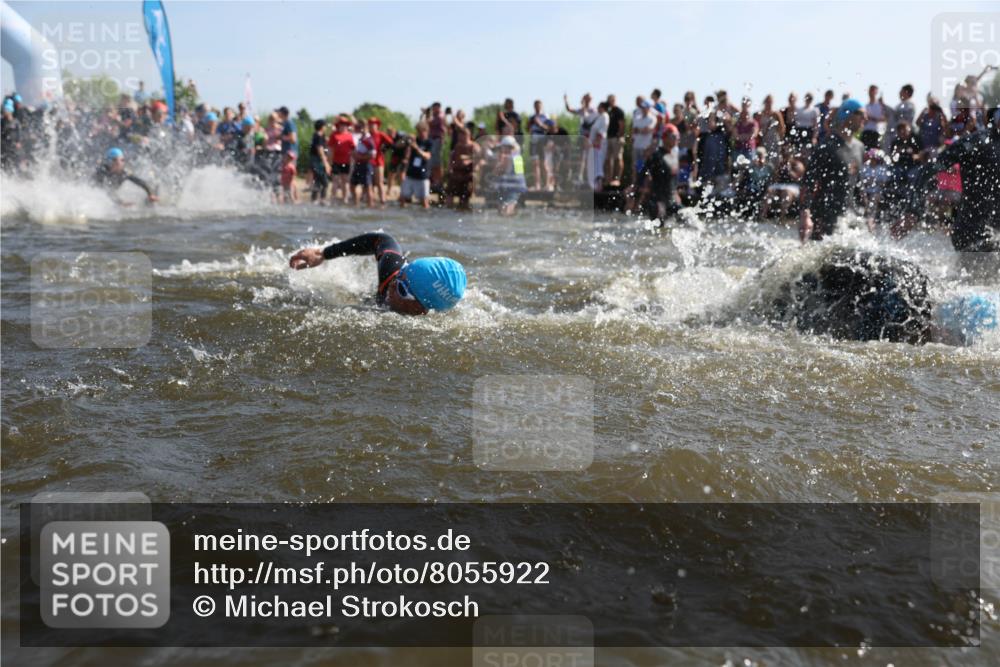 22.06.2025 - Viking Triathlon Michael Strokosch http://msf.ph/oto/8055922 22.06.2025 10:00:49 Schwimmen 9, 90, 132, 145, 184, 243, 258, 289, 300, 301, 306, 352, 368, 384, 491, 612, 613, 630, 652, 658 meine-sportfotos.de
