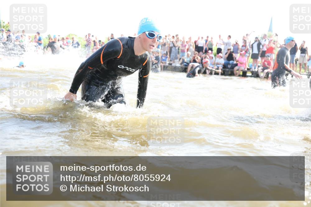 22.06.2025 - Viking Triathlon Michael Strokosch http://msf.ph/oto/8055924 22.06.2025 10:00:50 Schwimmen 9, 90, 132, 145, 184, 243, 258, 289, 300, 301, 306, 352, 368, 384, 491, 612, 613, 630, 652, 658 meine-sportfotos.de