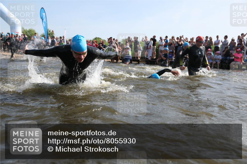 22.06.2025 - Viking Triathlon Michael Strokosch http://msf.ph/oto/8055930 22.06.2025 10:00:53 Schwimmen 90, 132, 184, 243, 258, 289, 300, 301, 306, 352, 384, 491, 630, 652, 658 meine-sportfotos.de