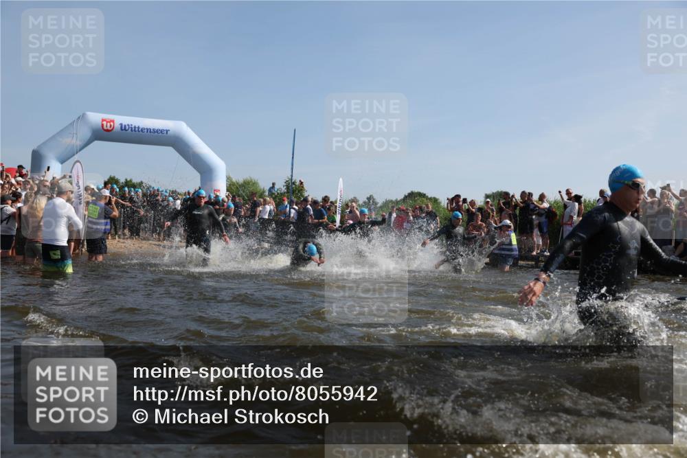 22.06.2025 - Viking Triathlon Michael Strokosch http://msf.ph/oto/8055942 22.06.2025 10:00:59 Schwimmen 12, 50, 63, 90, 113, 124, 236, 243, 294, 300, 347, 350, 384, 458, 658 meine-sportfotos.de