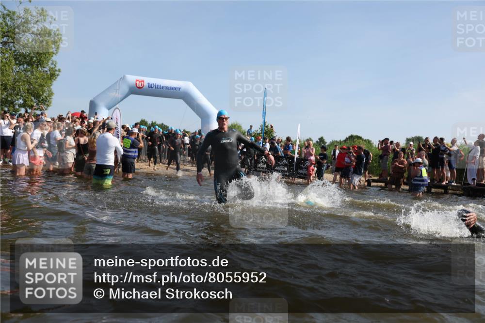 22.06.2025 - Viking Triathlon Michael Strokosch http://msf.ph/oto/8055952 22.06.2025 10:01:01 Schwimmen 12, 50, 63, 90, 113, 124, 236, 243, 294, 300, 347, 350, 384, 458, 658 meine-sportfotos.de