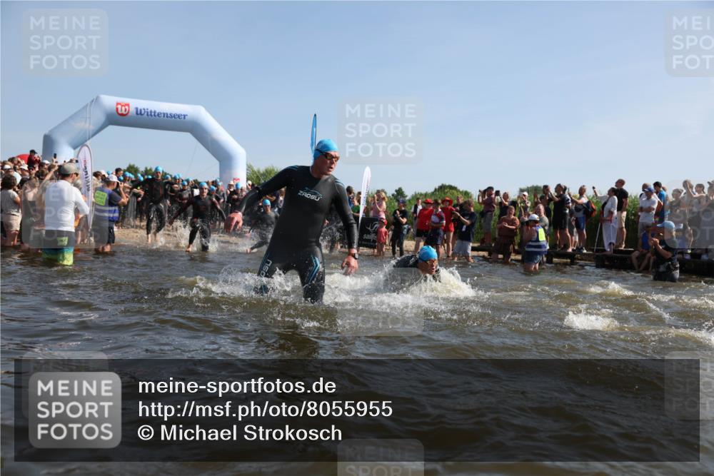 22.06.2025 - Viking Triathlon Michael Strokosch http://msf.ph/oto/8055955 22.06.2025 10:01:02 Schwimmen 12, 50, 63, 90, 113, 124, 236, 243, 294, 300, 347, 350, 384, 458, 658 meine-sportfotos.de