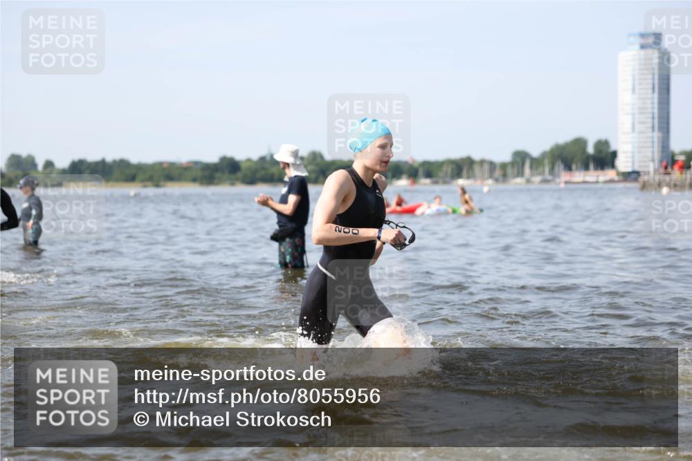 22.06.2025 - Viking Triathlon Michael Strokosch http://msf.ph/oto/8055956 22.06.2025 10:29:06 Schwimmen 7, 12, 152, 200, 310, 384, 443, 458, 604, 628, 652 meine-sportfotos.de
