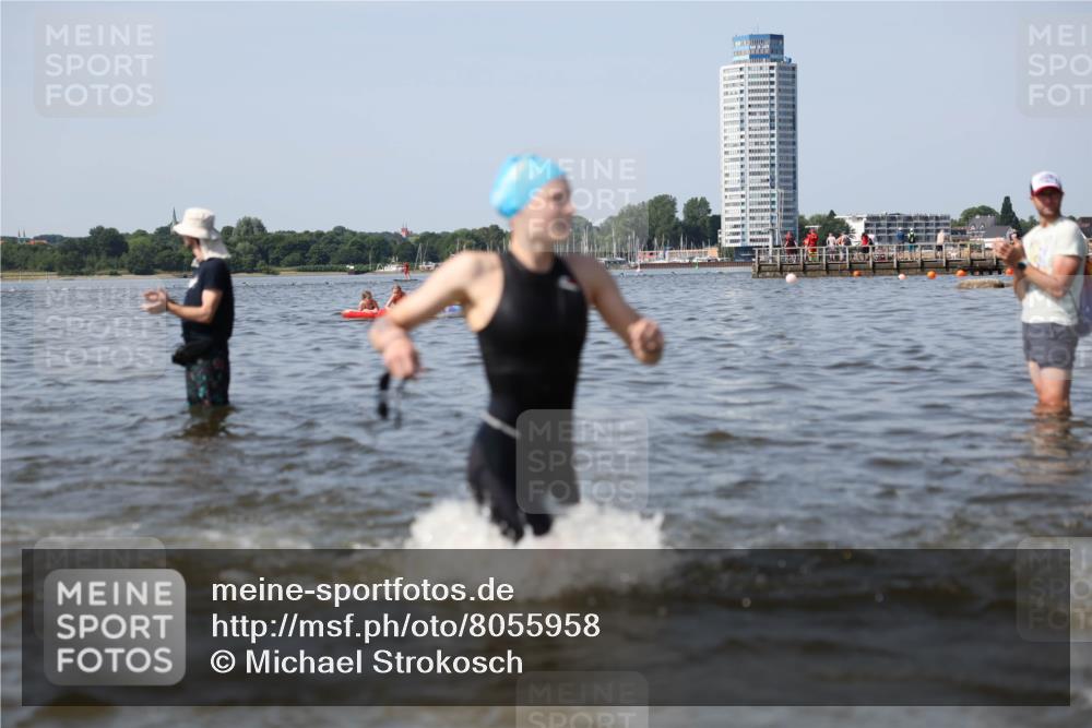 22.06.2025 - Viking Triathlon Michael Strokosch http://msf.ph/oto/8055958 22.06.2025 10:29:07 Schwimmen 7, 12, 152, 200, 310, 384, 443, 458, 604, 628, 652 meine-sportfotos.de