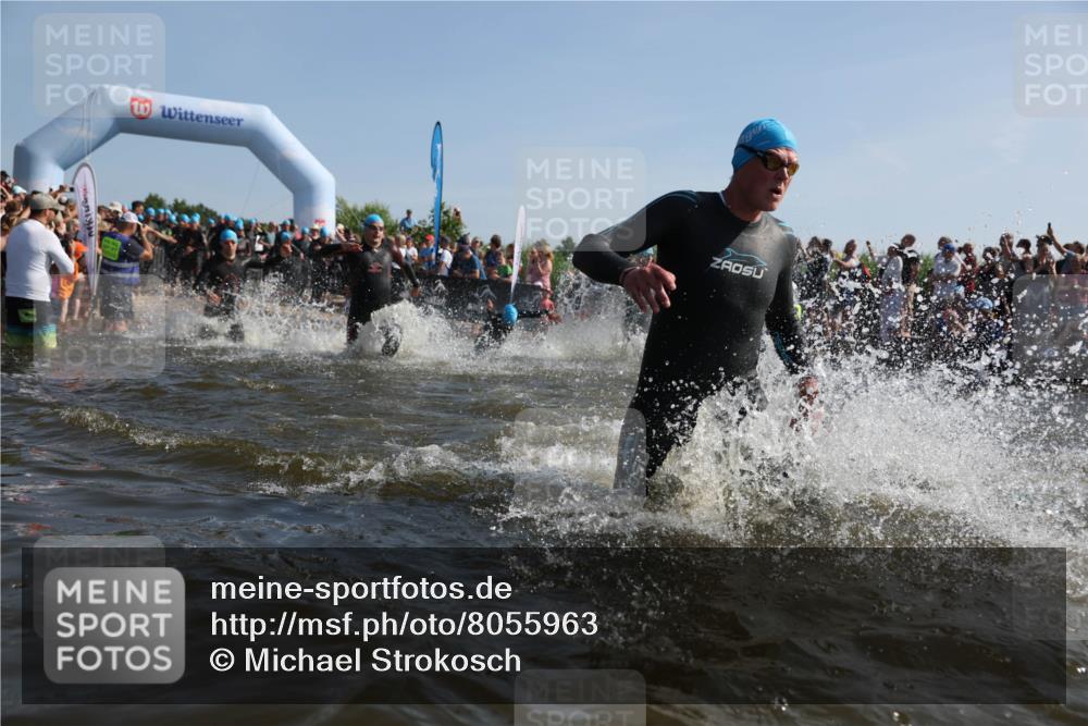22.06.2025 - Viking Triathlon Michael Strokosch http://msf.ph/oto/8055963 22.06.2025 10:01:04 Schwimmen 12, 50, 63, 113, 124, 131, 147, 236, 294, 347, 350, 443, 458, 488 meine-sportfotos.de