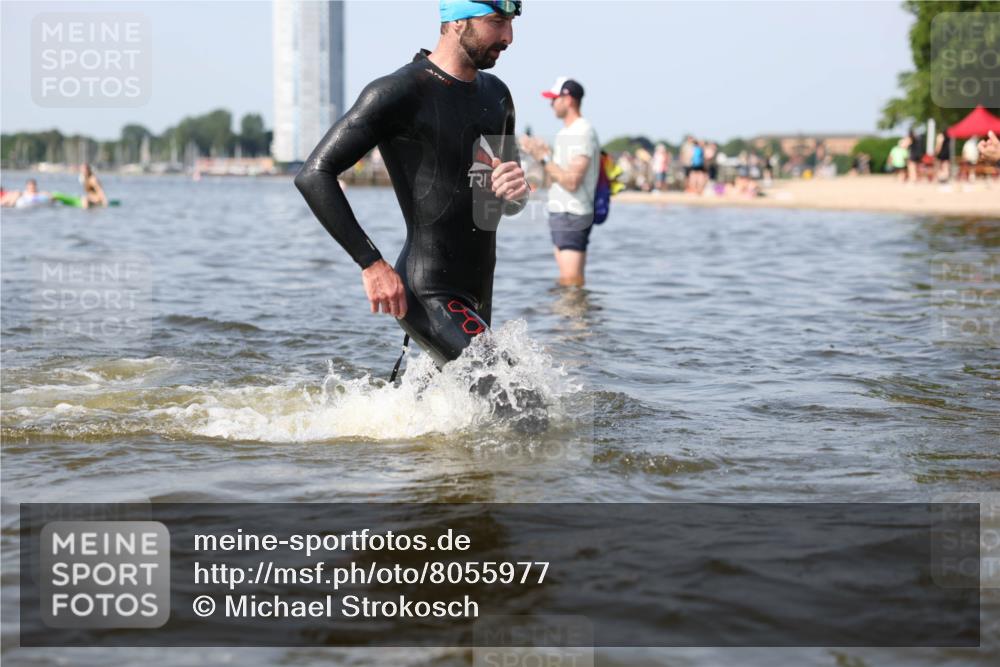 22.06.2025 - Viking Triathlon Michael Strokosch http://msf.ph/oto/8055977 22.06.2025 10:29:11 Schwimmen 7, 11, 12, 30, 33, 152, 200, 310, 384, 458, 604, 652 meine-sportfotos.de