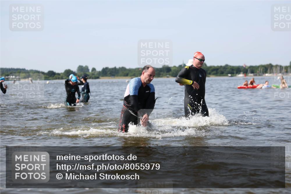 22.06.2025 - Viking Triathlon Michael Strokosch http://msf.ph/oto/8055979 22.06.2025 10:29:13 Schwimmen 7, 11, 12, 30, 33, 152, 200, 310, 458, 604, 652 meine-sportfotos.de