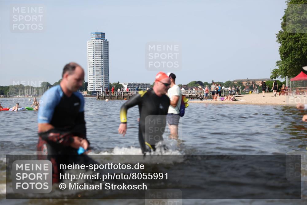 22.06.2025 - Viking Triathlon Michael Strokosch http://msf.ph/oto/8055991 22.06.2025 10:29:15 Schwimmen 7, 11, 30, 33, 200, 243, 310, 458, 652 meine-sportfotos.de