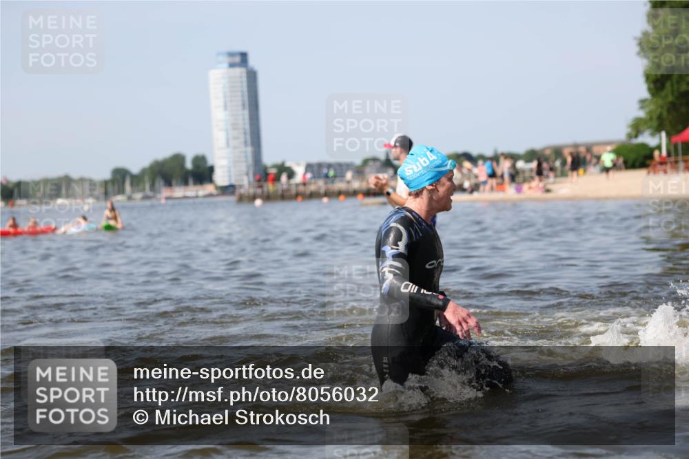 22.06.2025 - Viking Triathlon Michael Strokosch http://msf.ph/oto/8056032 22.06.2025 10:29:23 Schwimmen 6, 11, 30, 33, 243, 458, 612, 652 meine-sportfotos.de