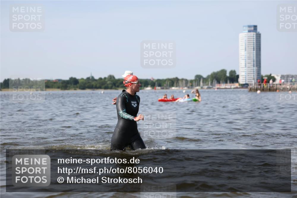 22.06.2025 - Viking Triathlon Michael Strokosch http://msf.ph/oto/8056040 22.06.2025 10:29:26 Schwimmen 6, 11, 30, 33, 243, 612 meine-sportfotos.de