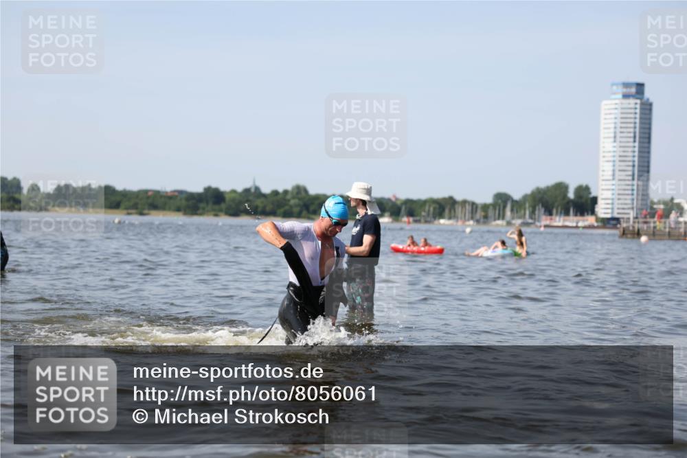 22.06.2025 - Viking Triathlon Michael Strokosch http://msf.ph/oto/8056061 22.06.2025 10:29:34 Schwimmen 6, 243, 612 meine-sportfotos.de