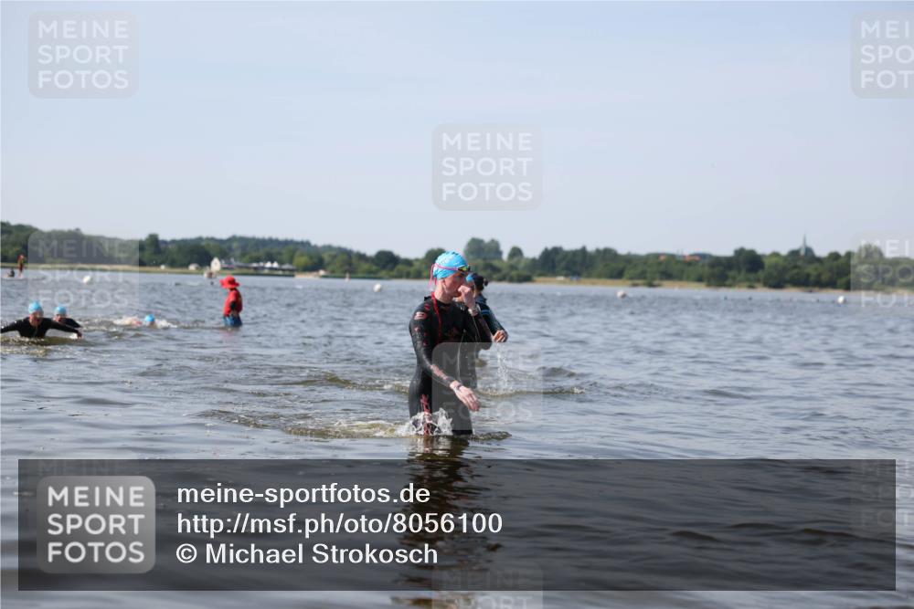22.06.2025 - Viking Triathlon Michael Strokosch http://msf.ph/oto/8056100 22.06.2025 10:29:50 Schwimmen 264, 299, 473 meine-sportfotos.de