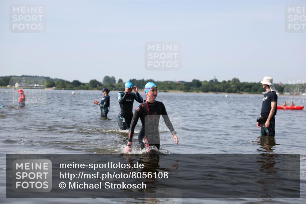22.06.2025 - Viking Triathlon Michael Strokosch http://msf.ph/oto/8056108 22.06.2025 10:29:51 Schwimmen 264, 299, 473 meine-sportfotos.de