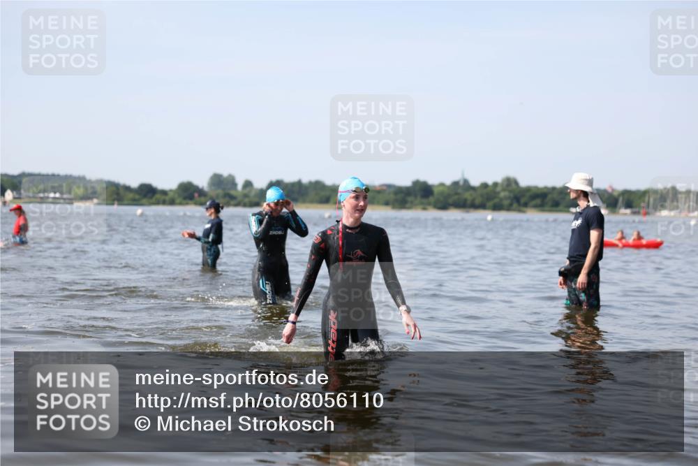 22.06.2025 - Viking Triathlon Michael Strokosch http://msf.ph/oto/8056110 22.06.2025 10:29:51 Schwimmen 264, 299, 473 meine-sportfotos.de