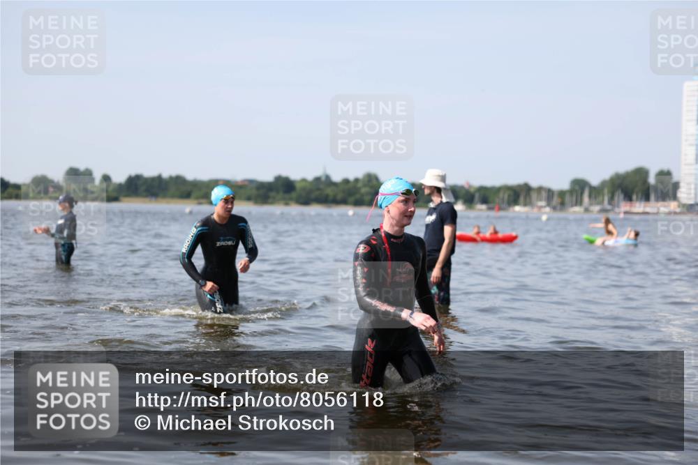 22.06.2025 - Viking Triathlon Michael Strokosch http://msf.ph/oto/8056118 22.06.2025 10:29:53 Schwimmen 264, 299, 473 meine-sportfotos.de