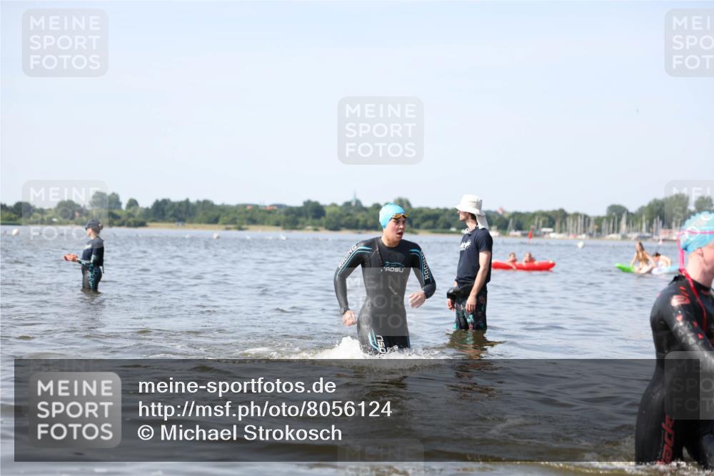 22.06.2025 - Viking Triathlon Michael Strokosch http://msf.ph/oto/8056124 22.06.2025 10:29:54 Schwimmen 264, 299, 473 meine-sportfotos.de